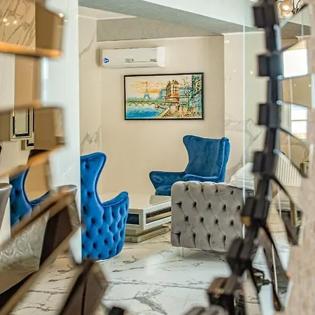 Diamond Oasis Summerland Apartment