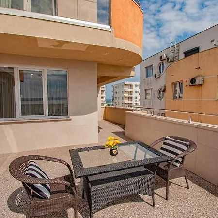 Diamond Oasis Summerland Apartament *