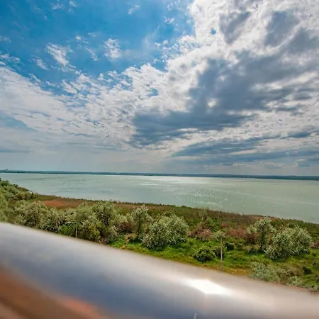 Diamond Oasis Summerland * Mamaia